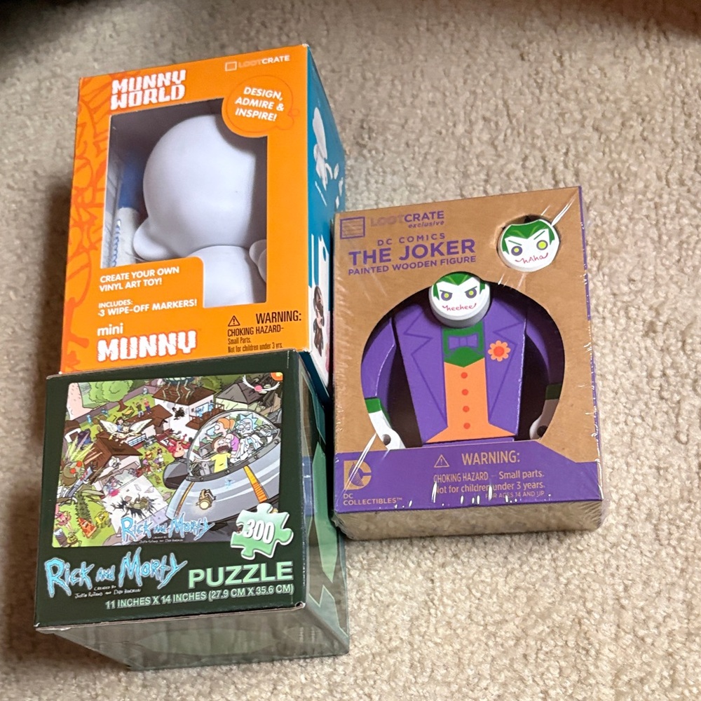 Loot Crate The Joker Wooden figure
Munny world vinyl toy
Rick and Morty puzzle